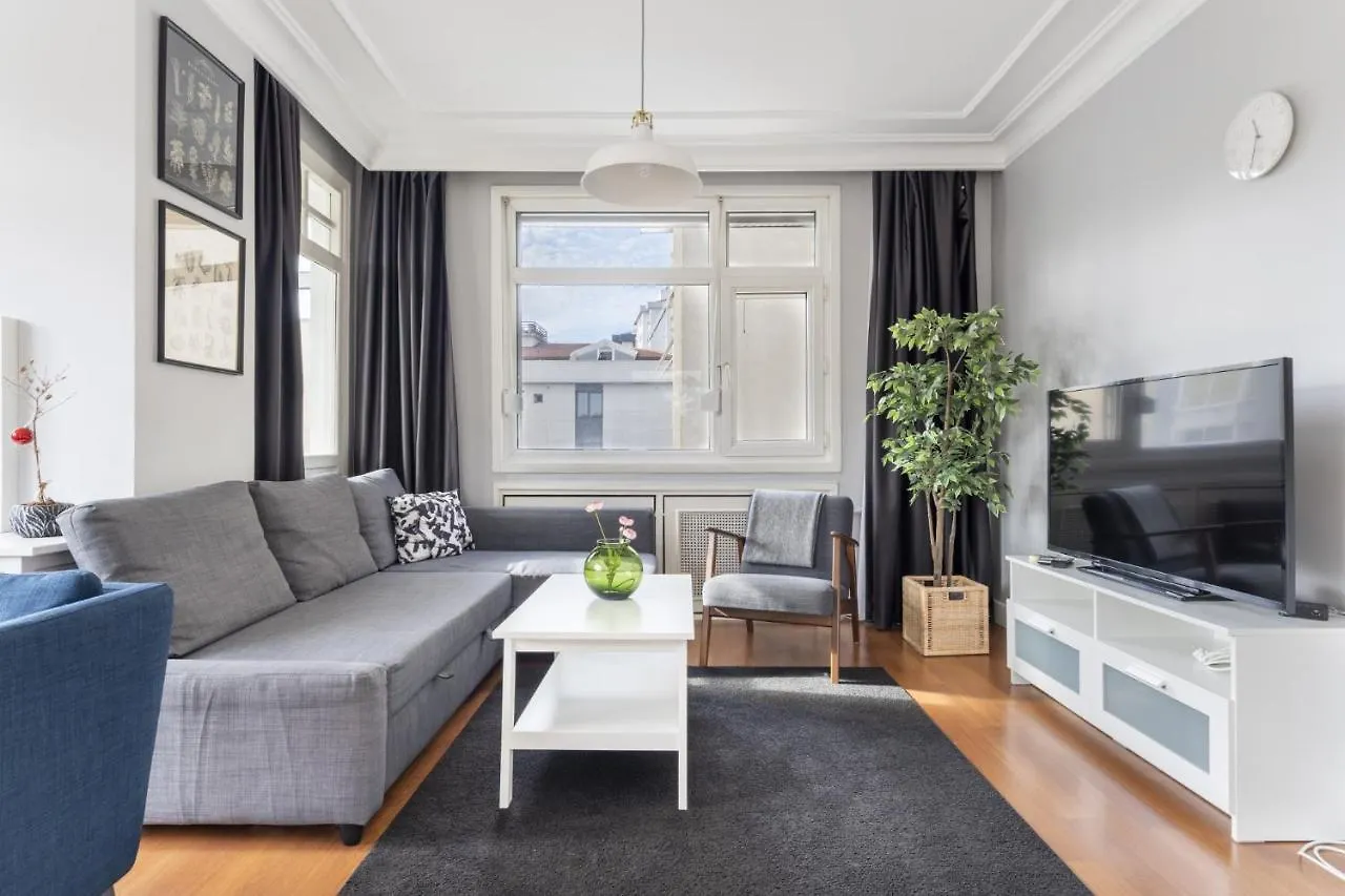 Апартаменты Modern Flat With Terrace On Bagdat Avenue Стамбул