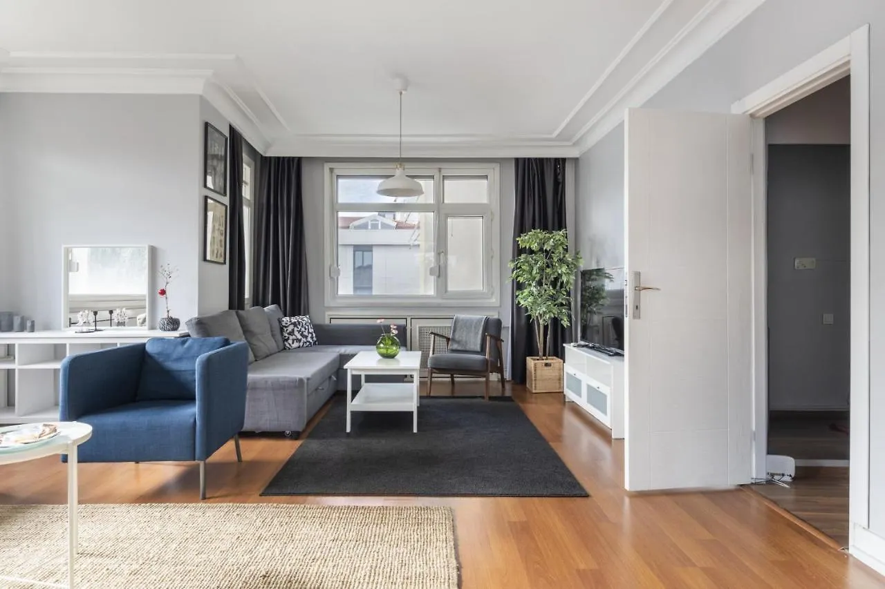 Апартаменты Modern Flat With Terrace On Bagdat Avenue Стамбул