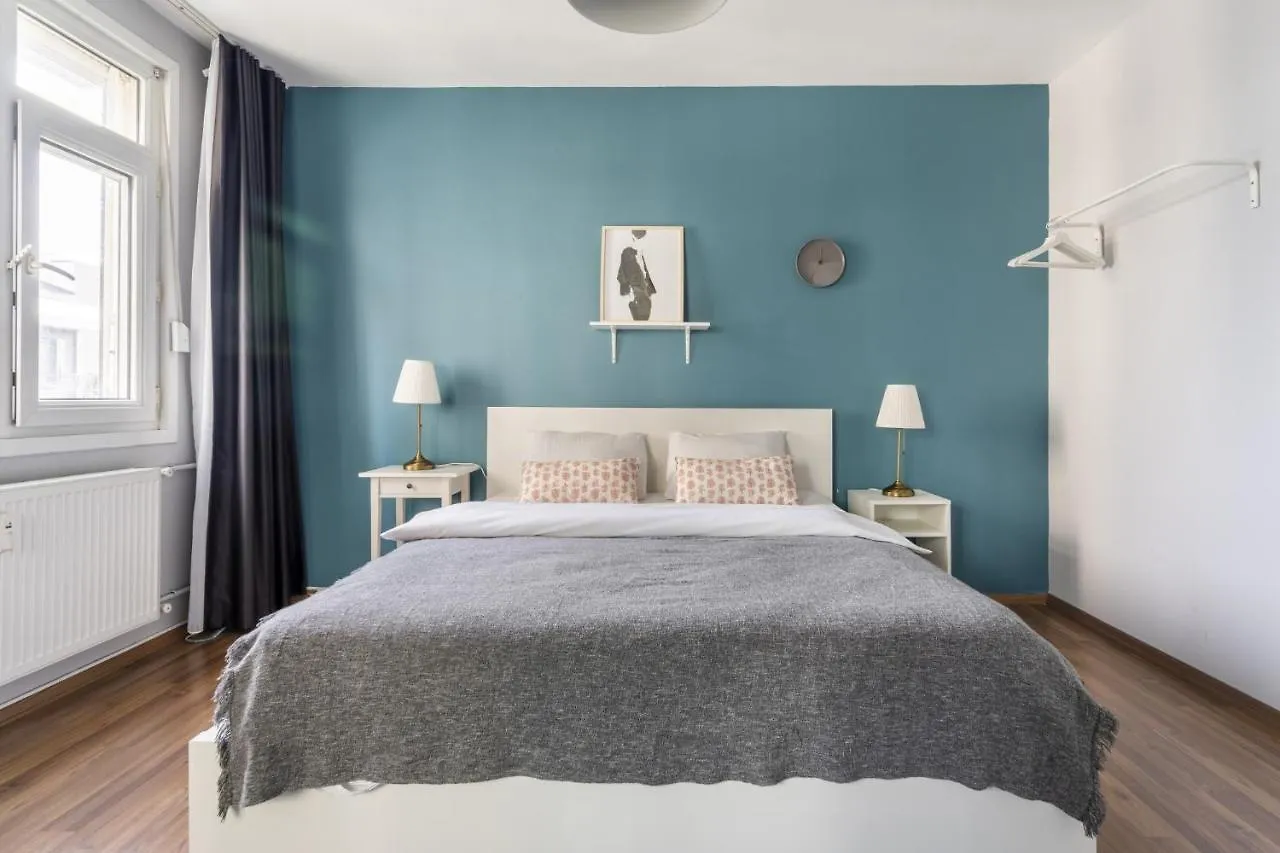 Апартаменты Modern Flat With Terrace On Bagdat Avenue Стамбул Турция