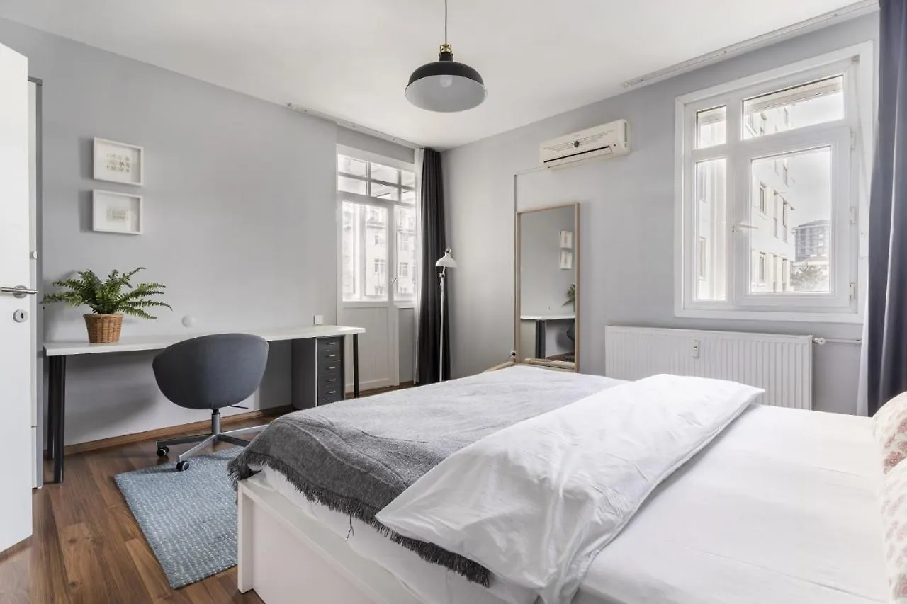 Апартаменты Modern Flat With Terrace On Bagdat Avenue Стамбул Турция